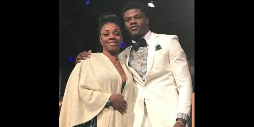  Lamar Jackson's Wife Picture